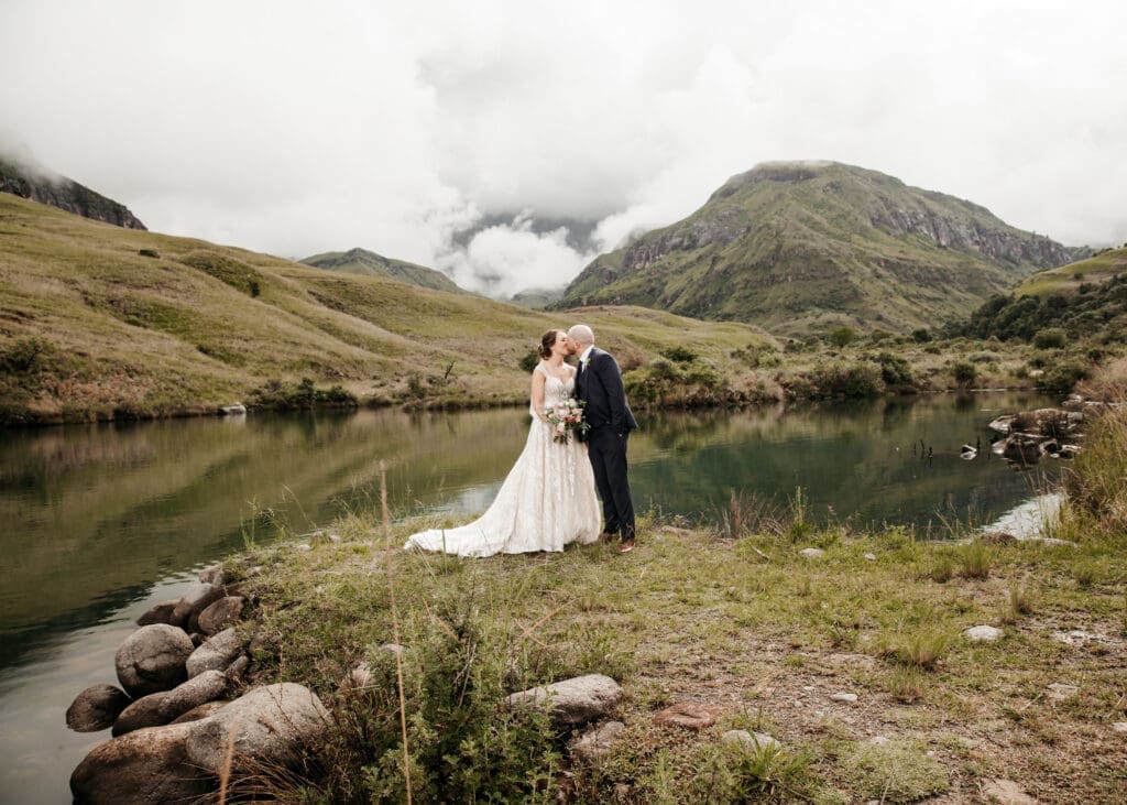Newlywed photo shoot in the Drakensberg mountains